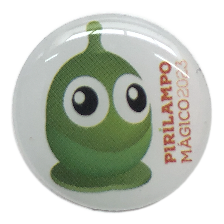 Fotografia do Pin da Campanha Pirilampo Mágico  do ano 2023