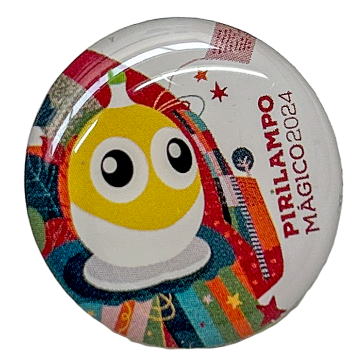 Fotografia do Pin da Campanha Pirilampo Mágico  do ano 2024