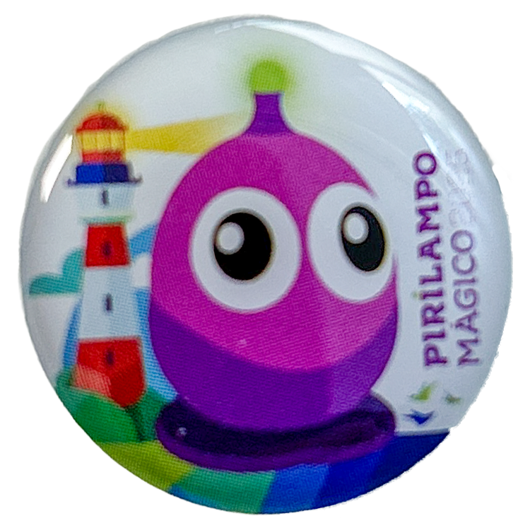 Fotografia do Pin da Campanha Pirilampo Mágico  do ano 2025